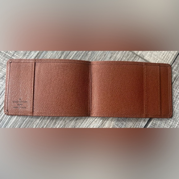 LOUIS VUITTON LV Vintage Unisex Taiga Leather Card Wallet Brown Bifold - Picture 1 of 7